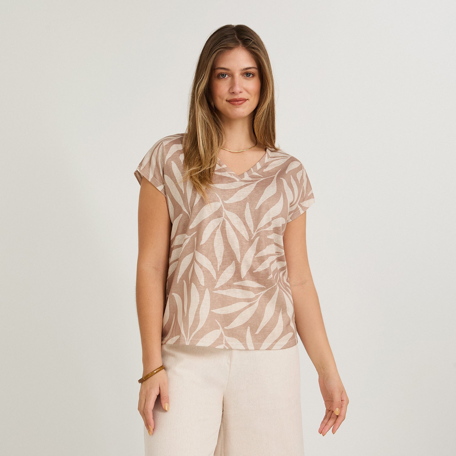 Polera Manga Corta Estampada Camel
